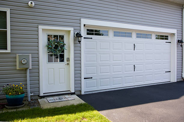 24/7 Emergency Garage Door Panel Replacement experts in Henderson County County, NC